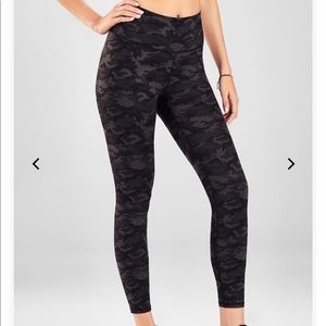 Fabletics Powerhold 7/8 leggings NWT